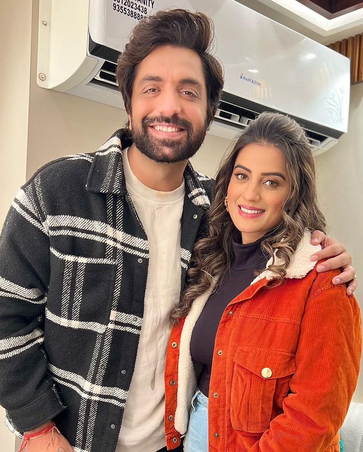 अखिल सचदेवा की नई परियोजना में शामिल हुईं अक्षरा सिंह, जाने पुरी हकीकत 793