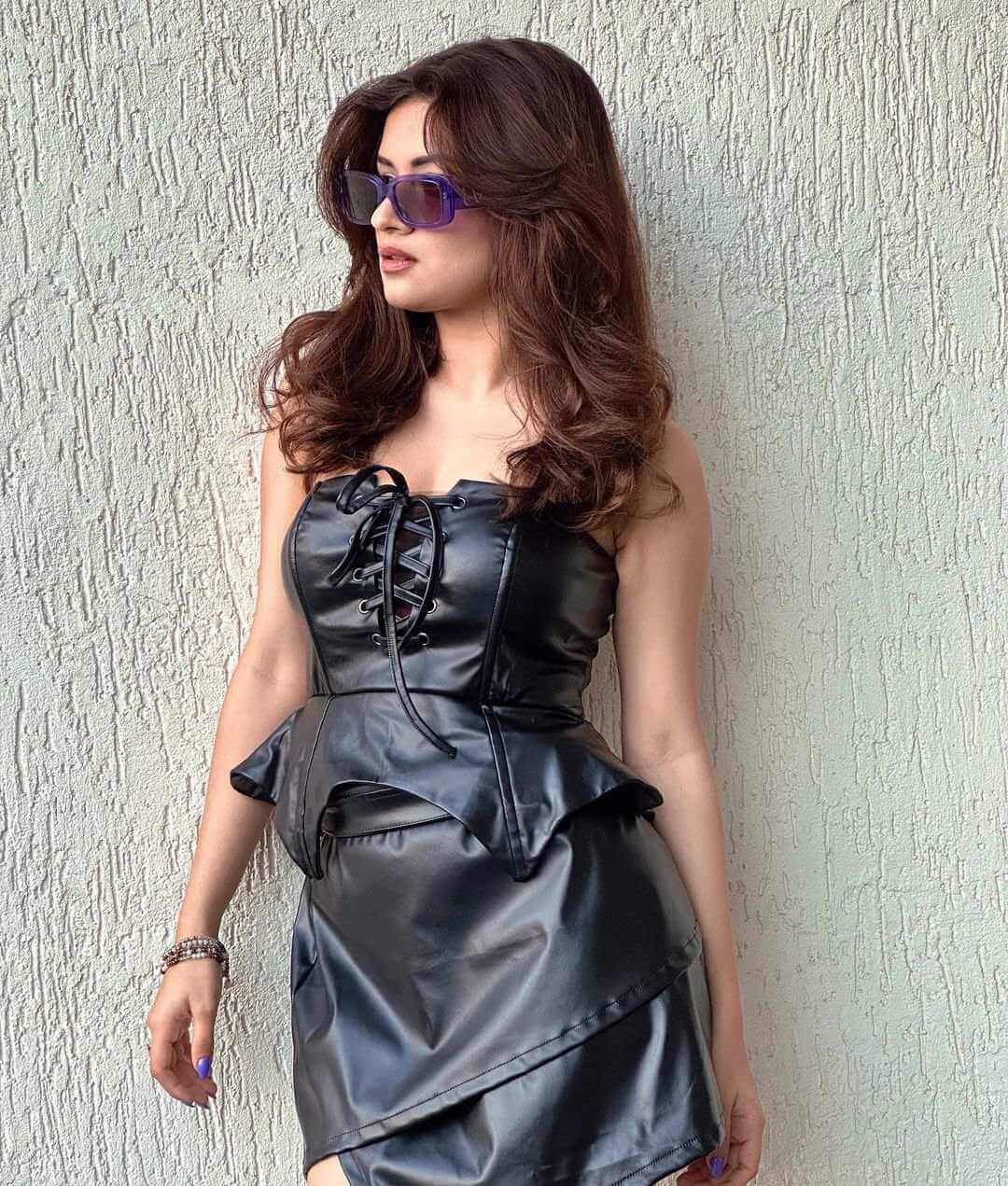 अशनूर कौर और अवनीत कौर बनी ब्लैक ब्यूटी, ब्लैक आउटफिट में फैंस के उड़ाए होश 1866