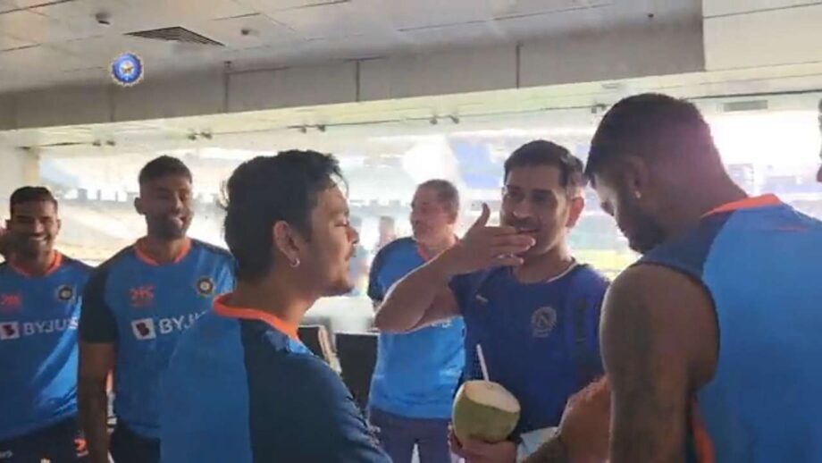 क्रिकेट के सभी फॉर्मेट में भारतीय टीम ने किया पहले स्थान पर कब्जा, फैंस बेहद खुश हुए क्रिकेट के सभी फॉर्मेट में भारतीय टीम ने किया पहले स्थान पर कब्जा, फैंस बेहद खुश हुए