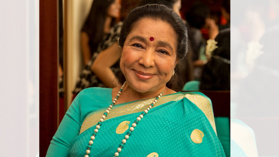 जानिए आशा भोंसले के टॉप 6 सॉन्ग्स जो आपको जरूर सुनने चाहिए