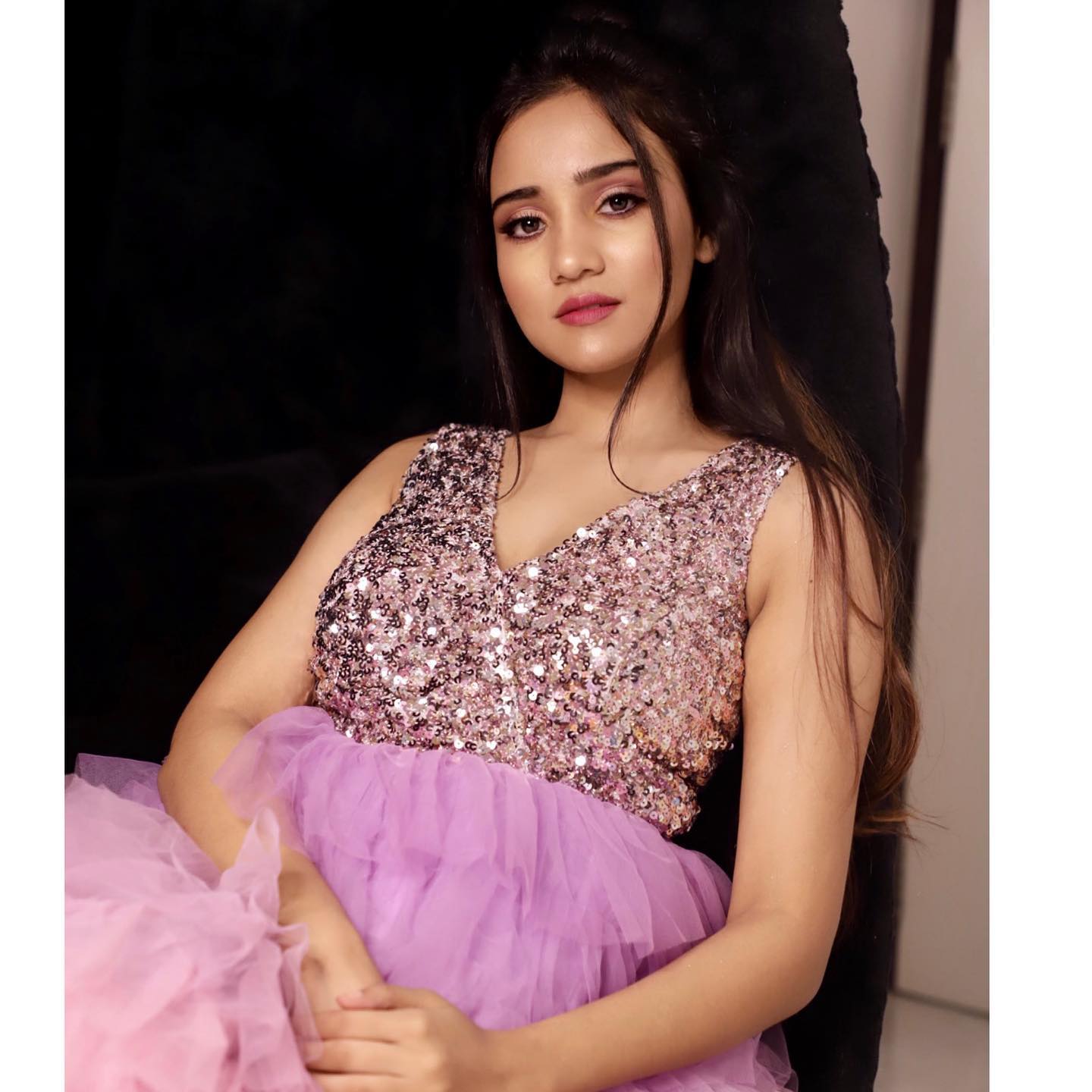 पलक सिंधवानी और आशी सिंह ने अपने लेवेंडर आउटफिट में शेयर किया अपना खूबसूरत लुक 2510