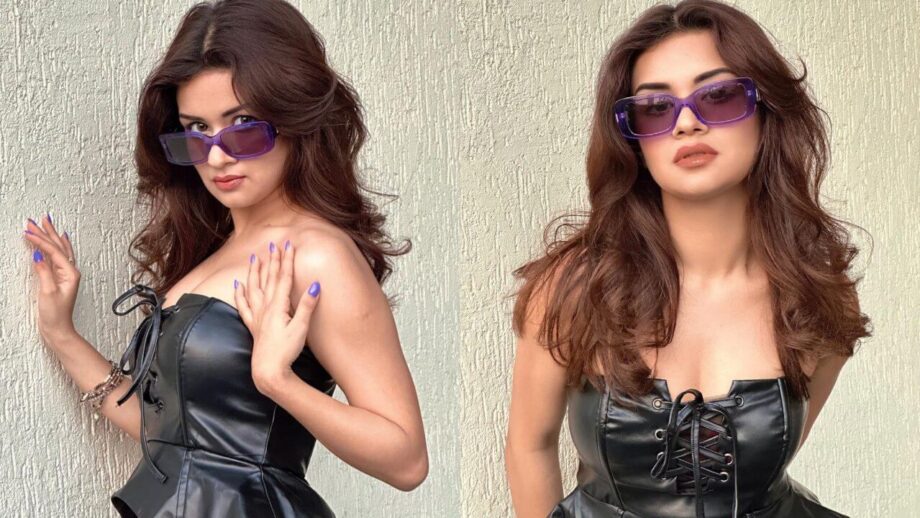 ब्लैक आउटफिट और पर्पल नेल द्वारा सभी को आकर्षित कर रही है अवनीत कौर, देखें तस्वीरें