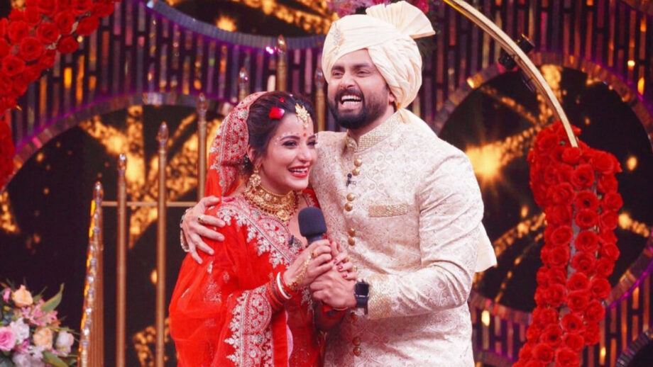 वेलेंटाइन डे के रंग में रंगी भोजपुरी क्वीन मोनालिसा, देखें सबूत