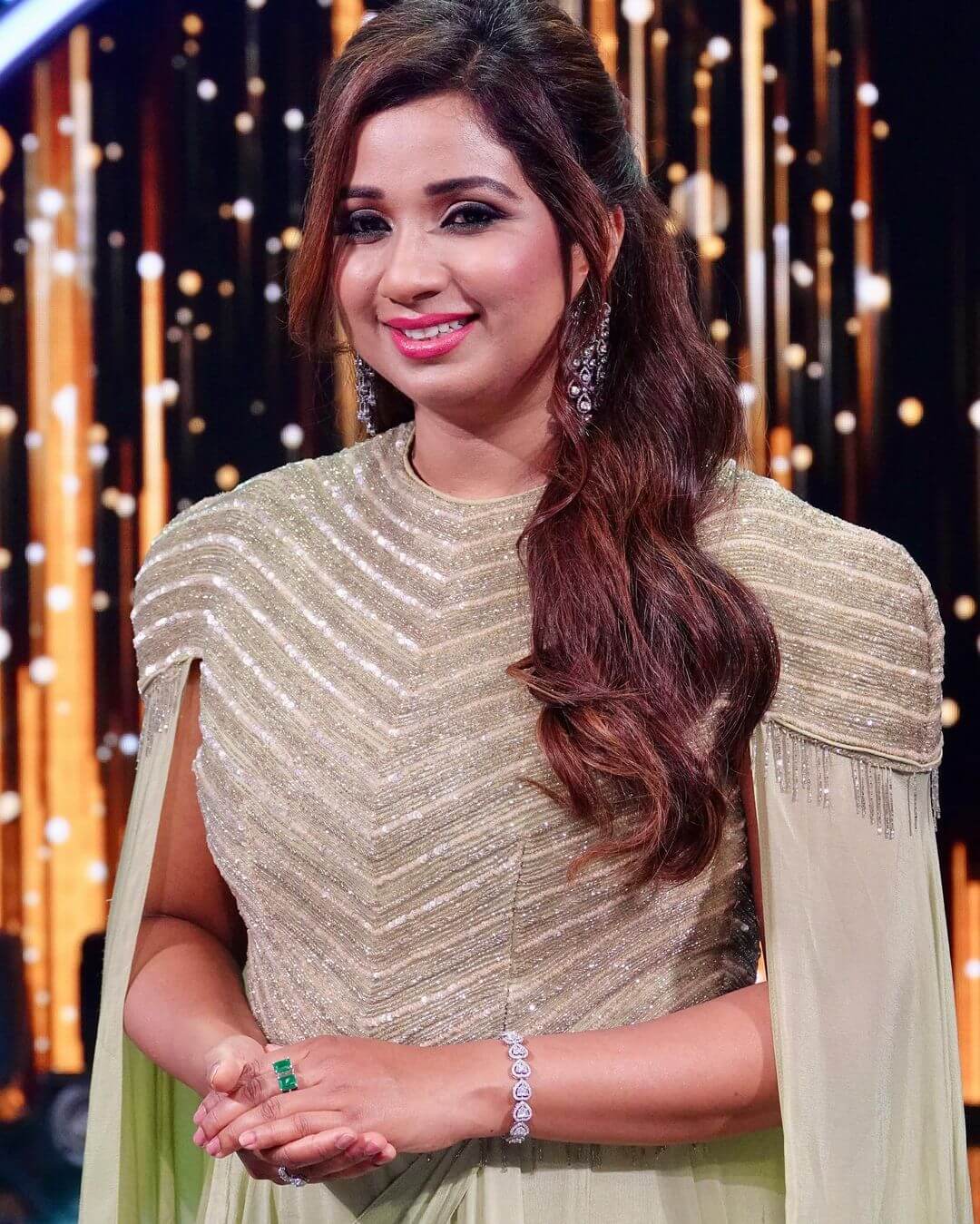 वेलेंटाइन डे पर श्रेया घोषाल ने खिंचा सभी का ध्यान, गायिका ने शेयर की दिलकश तस्वीरें 1625