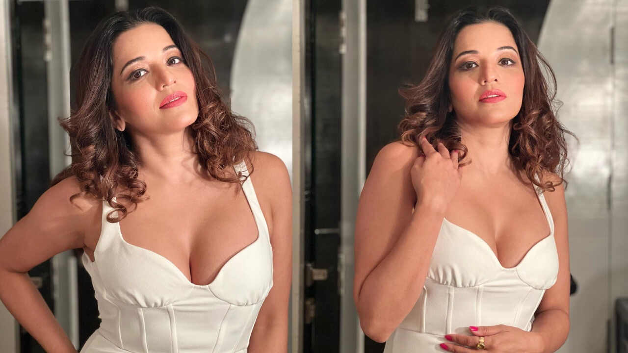 वेलेंटाइन वीक ट्रेंड में शामिल हुईं भोजपुरी क्वीन मोनालिसा, हॉट अवतार द्वारा सभी को किया हैरान