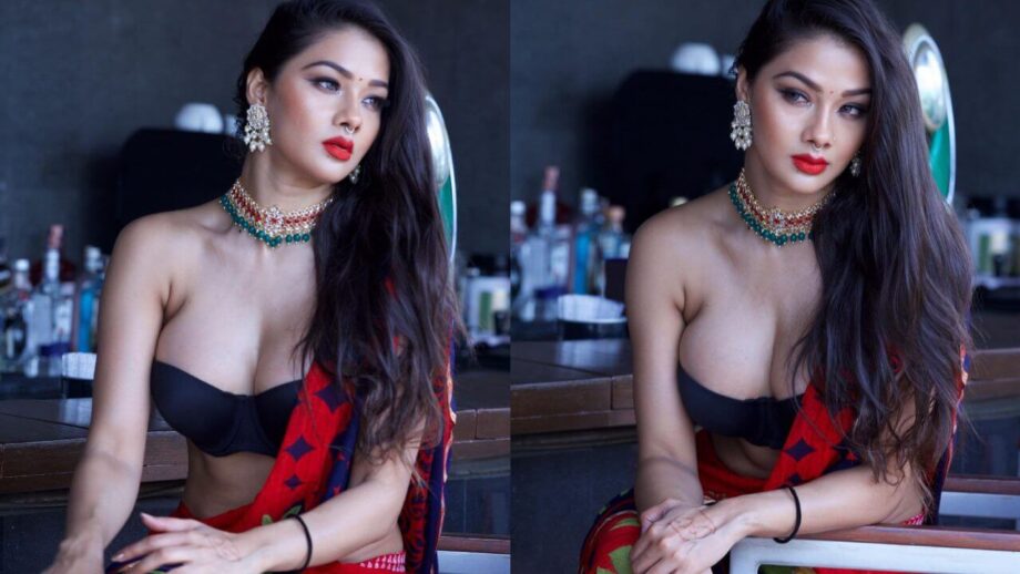 हॉट साड़ी अवतार द्वारा नम्रता मल्ला ने फैंस को किया घायल, देखें हॉट तस्वीरें हॉट साड़ी अवतार द्वारा नम्रता मल्ला ने फैंस को किया घायल, देखें हॉट तस्वीरें