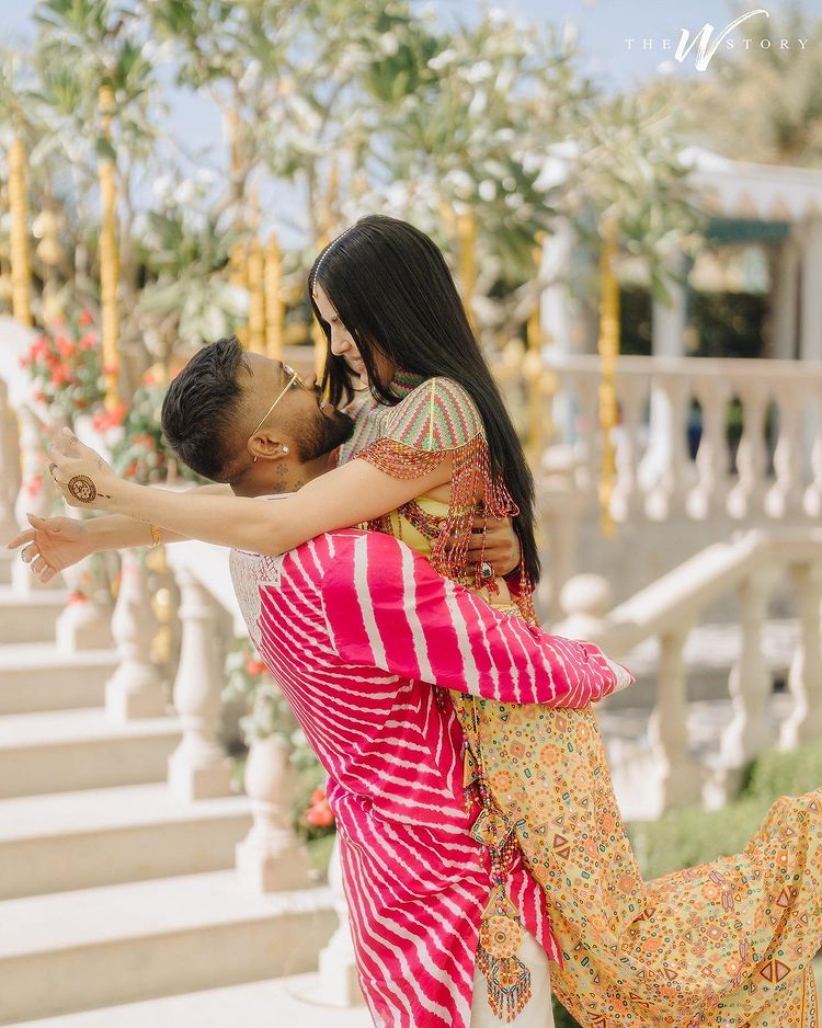Hardik Pandya seen in stylish look with family, see photos 2726