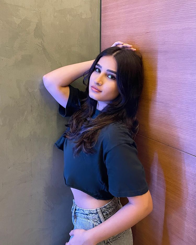 Her darling daughter Rasha Tandon beats even Raveena Tandon in boldness 3306