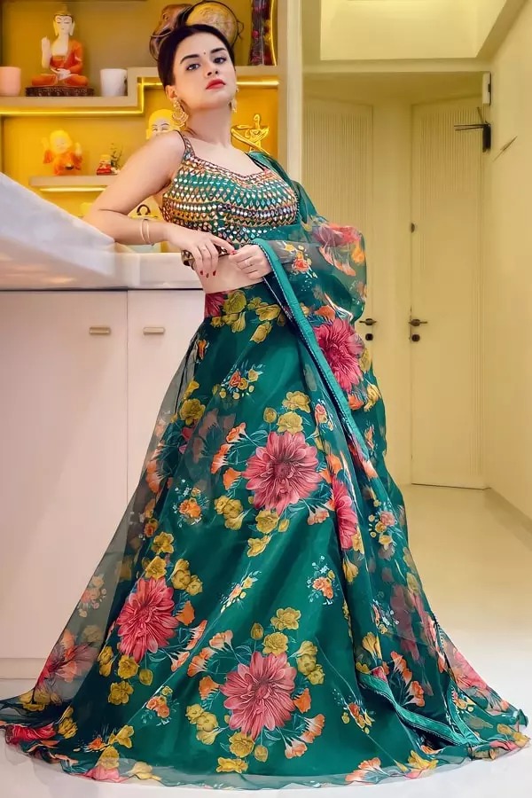 Jannat Zubair, Anushka Sen and Avneet Kaur look stunning in floral dresses 3704