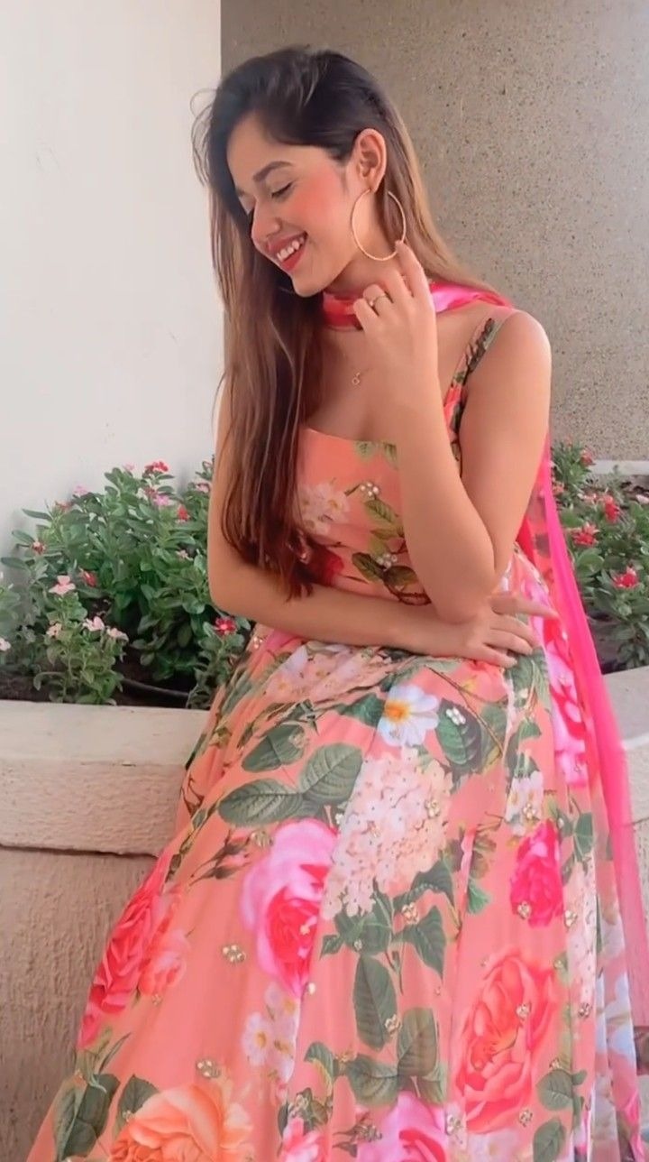 Jannat Zubair, Anushka Sen and Avneet Kaur look stunning in floral dresses 3706