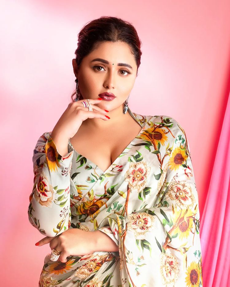 Rashmi Desai looks very beautiful in saree look, see photos 3452