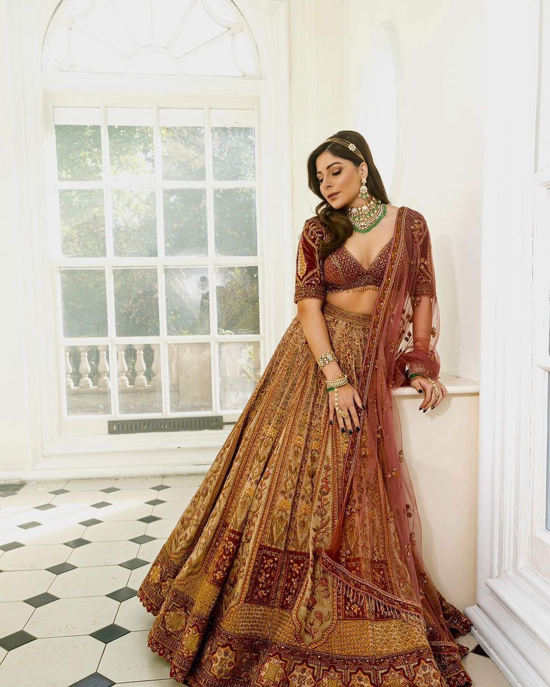 See the best looks of Kanika Kapoor in bridal lehenga 3914