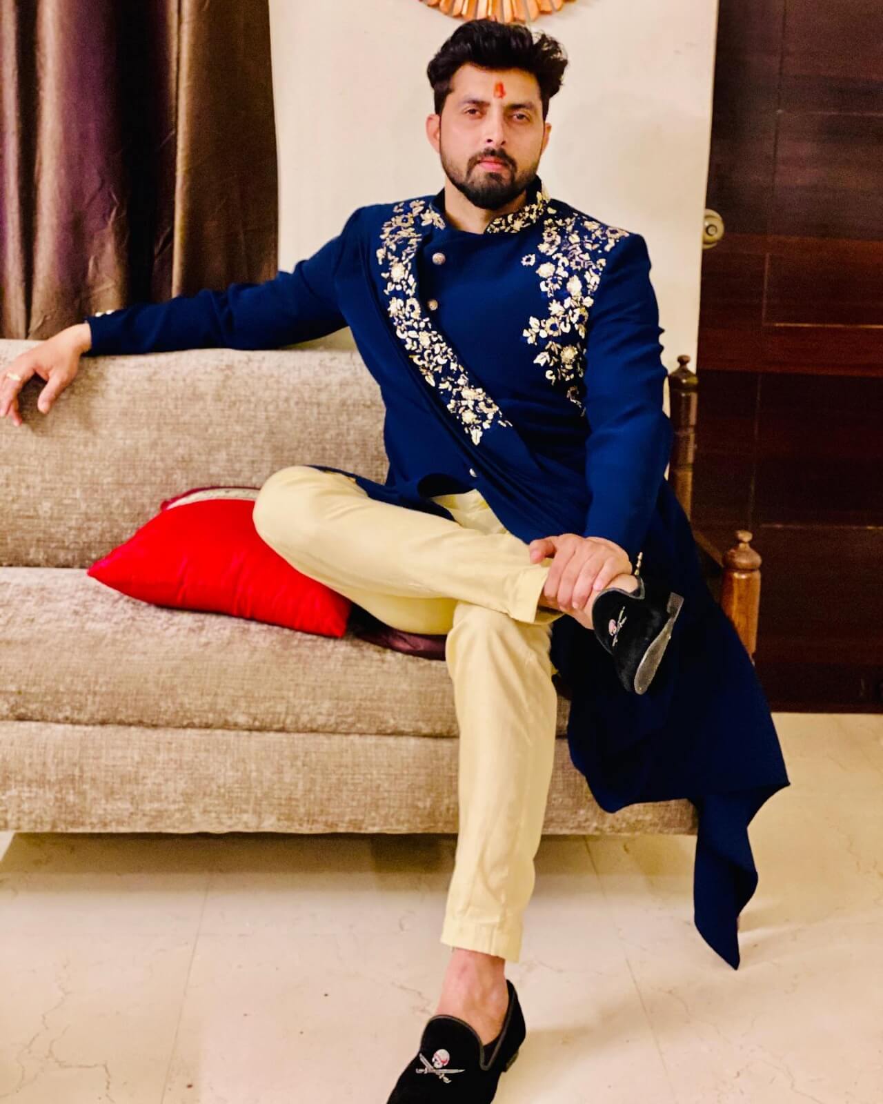 See the unique style of Dinesh Lal Yadav, Ravi Kishan and Vikrant Singh Rajput in Sherwani 3580