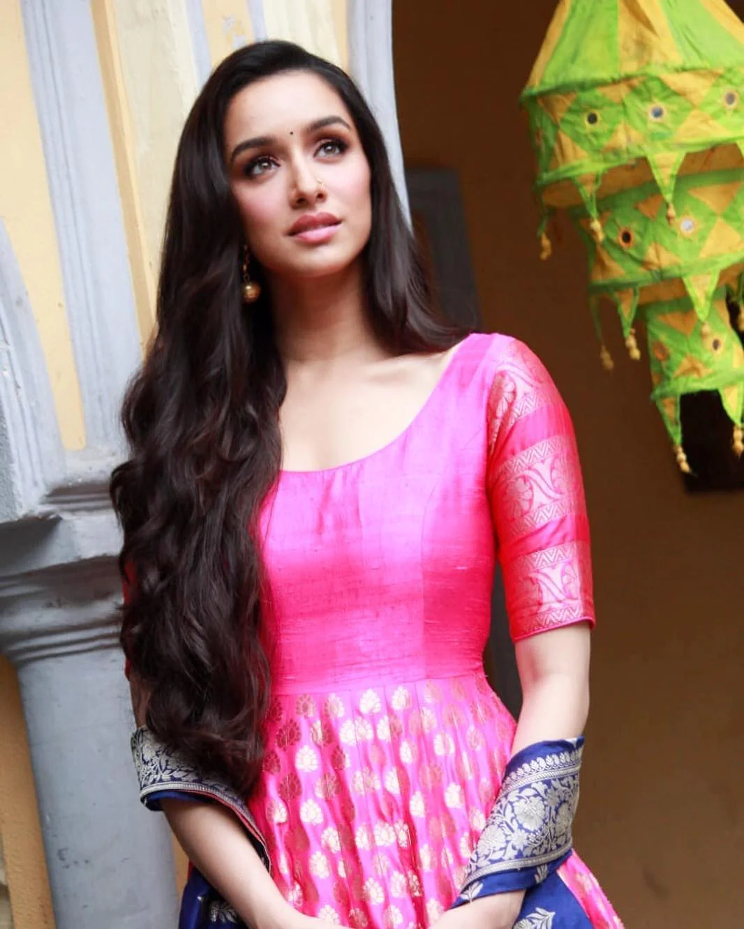 Shraddha Kapoor looked cute and stylish in pink outfit 3076