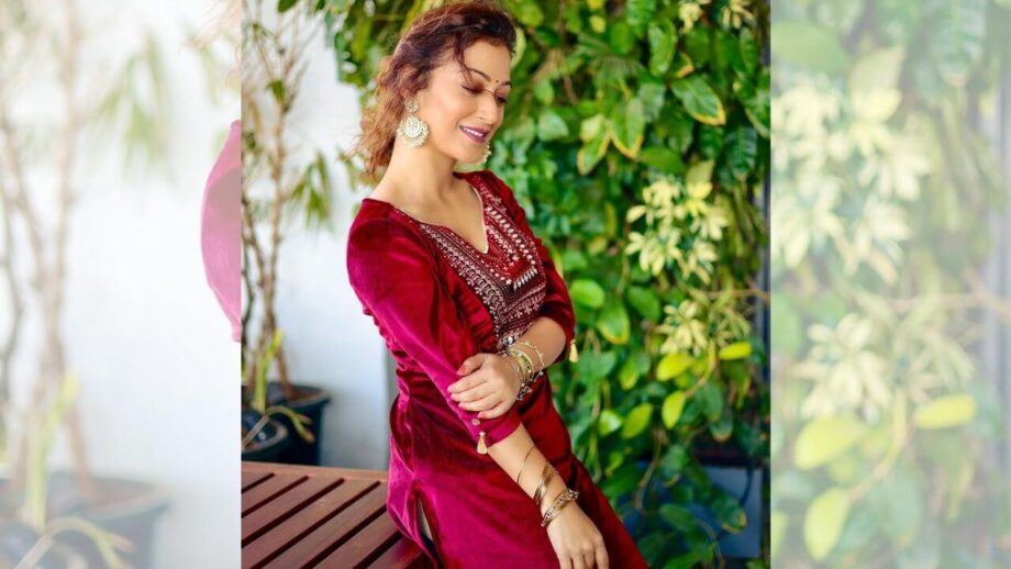 तारक मेहता .. की खूबसूरत अंजलि भाभी उर्फ सुनयना फोजदार ने दिखाया अपना ग्लैमर, गुलाबी रंग के कुर्ते द्वारा सभी को किया मोहित