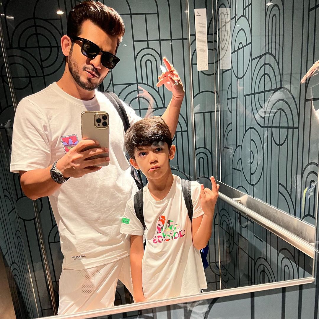 Arjun Bijlani shared a cute picture with his son 4314