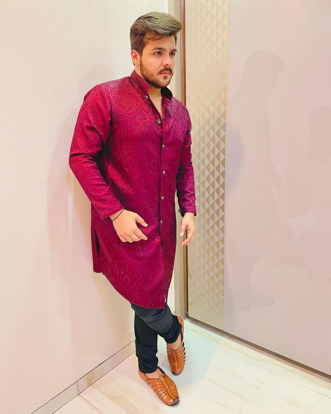 Ashish Chanchlani or Bhuvan Bam: Who looks more stylish in traditional outfit? 4504