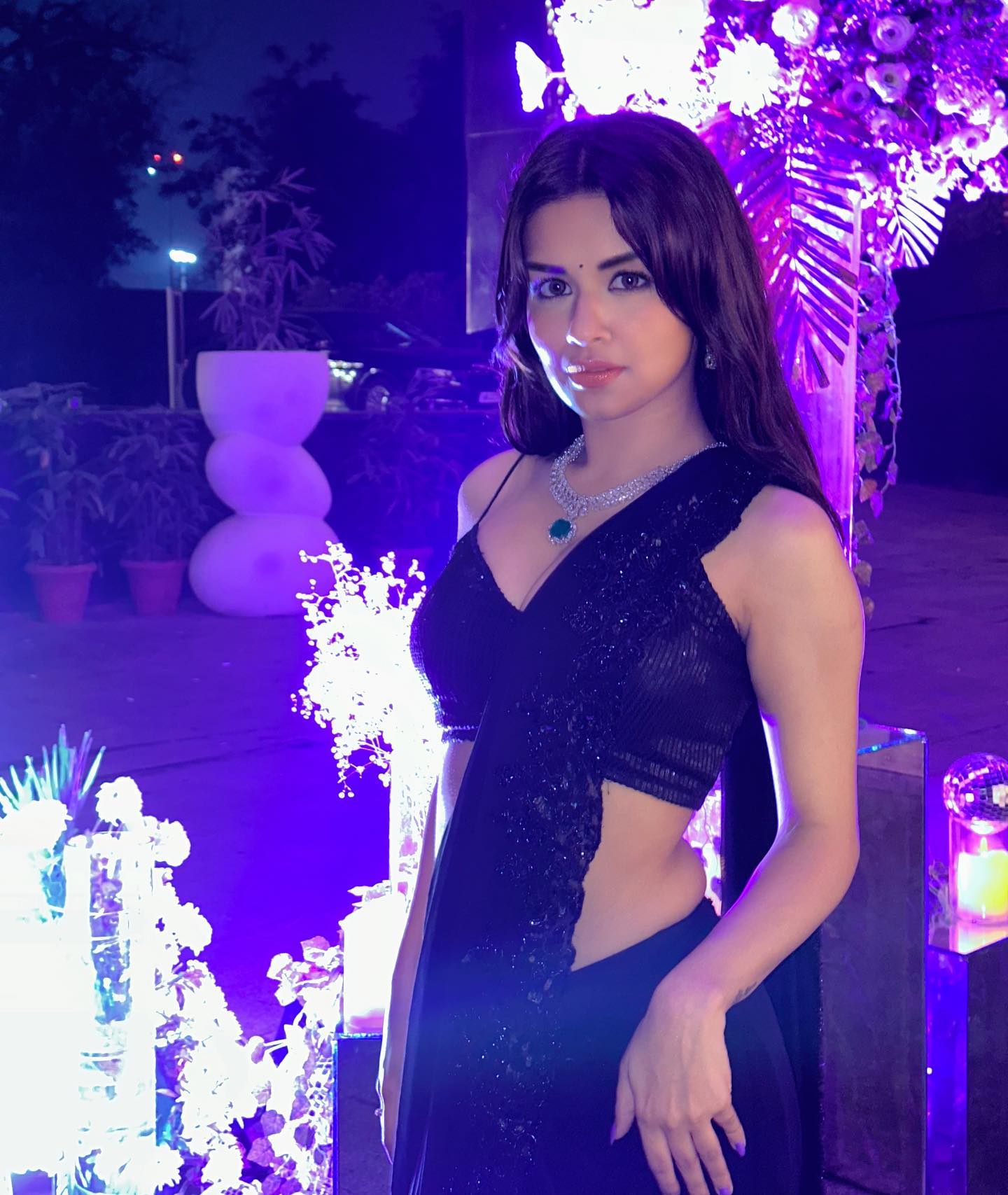 Avneet Kaur and Jannat Zubair wreak havoc in black saris 8605