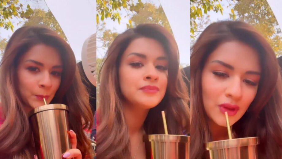 अवनीत कौर ने शेयर की अपने पसंदीदा पंखे की झलक, देखें तस्वीरें