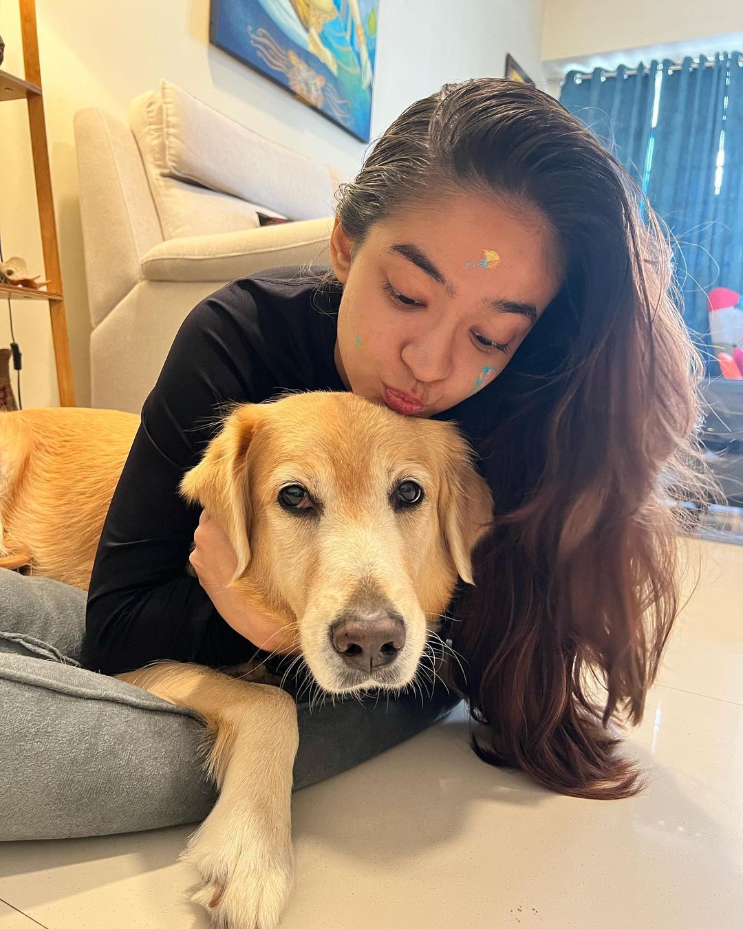 Baalveer fame Anushka Sen celebrates Holi with her pet dog 4856