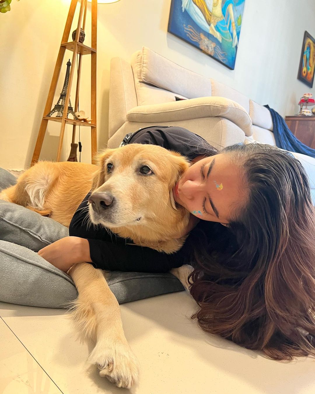 Baalveer fame Anushka Sen celebrates Holi with her pet dog 4857
