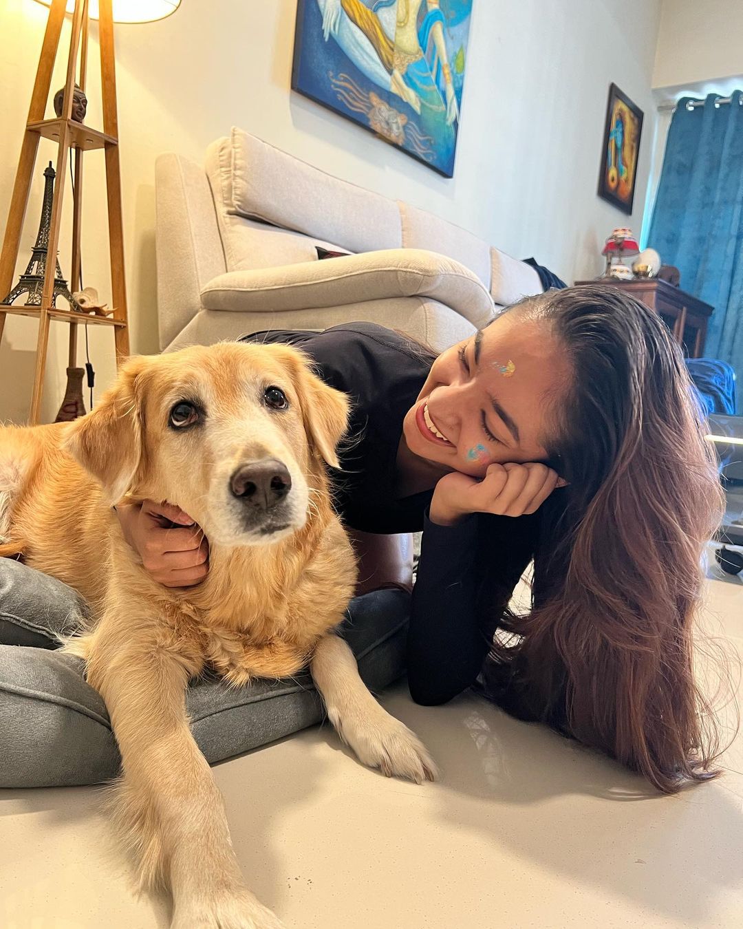 Baalveer fame Anushka Sen celebrates Holi with her pet dog 4858