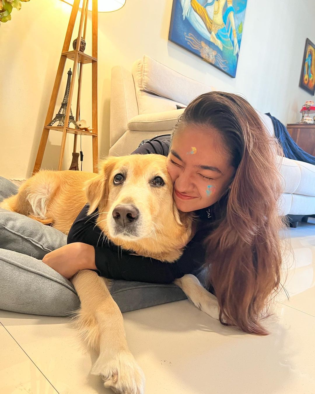 Baalveer fame Anushka Sen celebrates Holi with her pet dog 4860