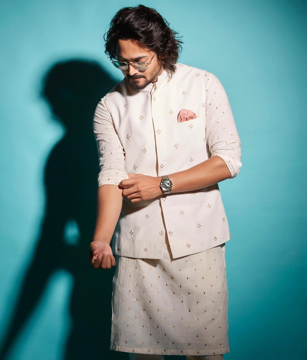 Bhuvan Bam impresses fans with his desi look 4129