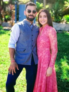 अनुष्का शर्मा ने विराट कोहली को बनाया धार्मिक