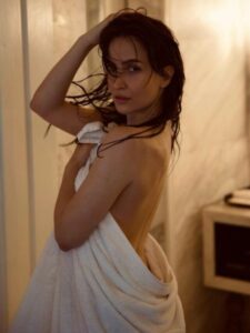 सात समुंदर पार से लाखों दिलों को चुराने आईं एली अवराम