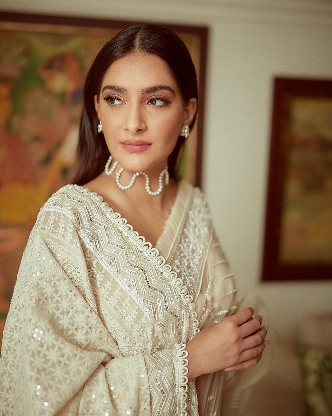 Deepika Padukone or Sonam Kapoor: Who looked stunning in white pearl saree? 4564