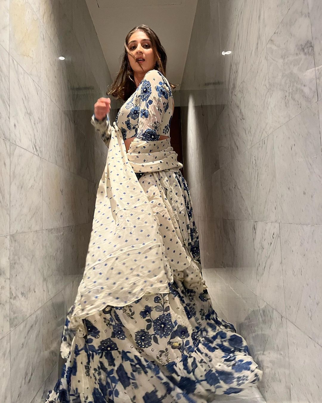 Dhvani Bhanushali stuns everyone with her amazing lehenga avatar, see photos 4840