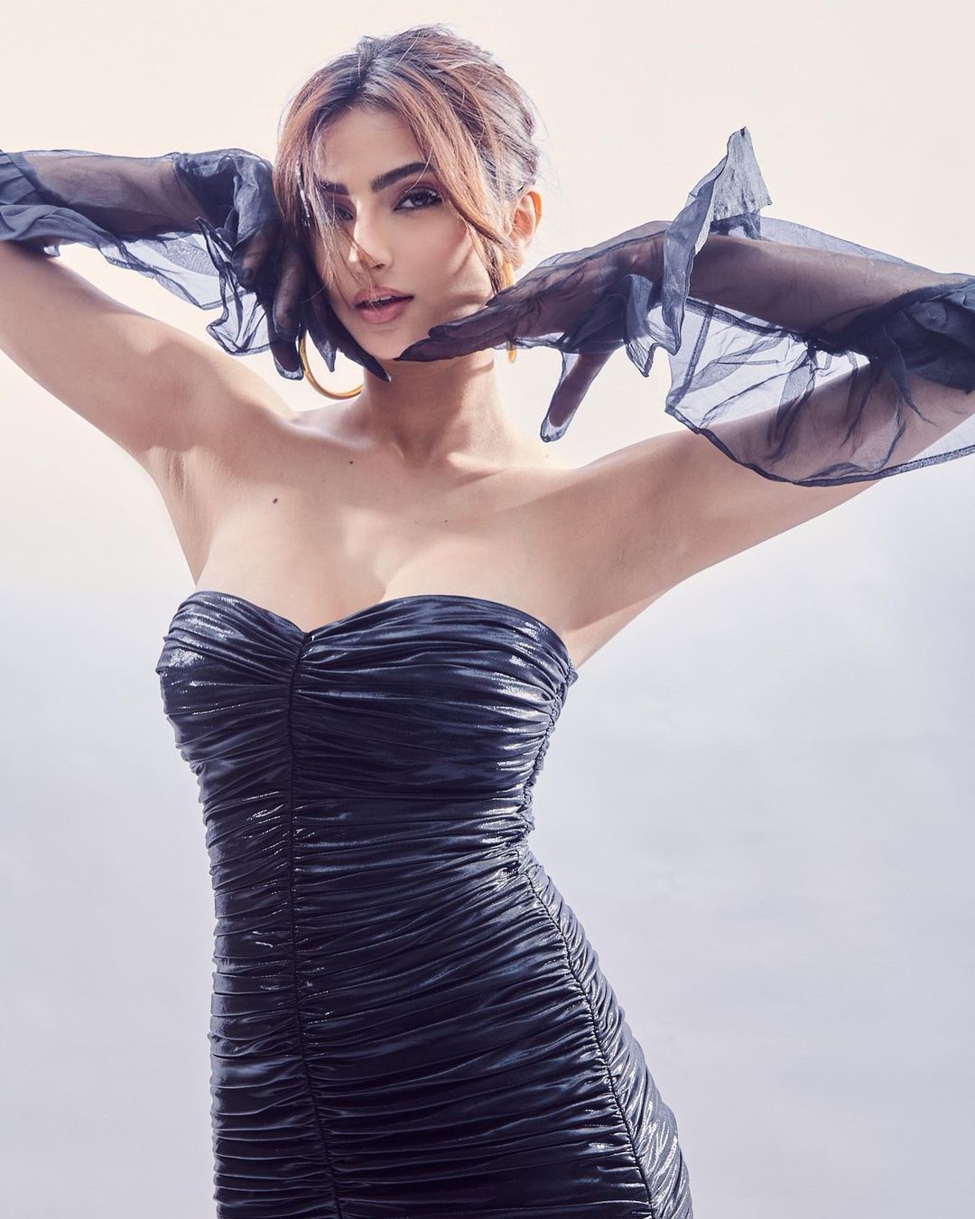 From Shilpa Shetty to Palak Tiwari: These actresses set the internet on fire with their strapless ruched bodycon dresses, see photos 5606