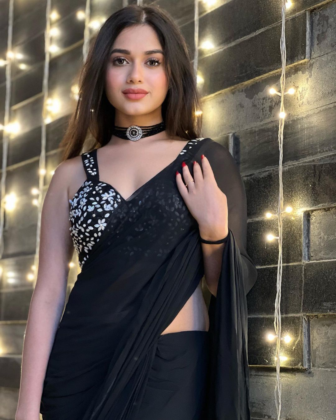 Jannat Zubair Rahmani is blowing everyone's senses with her stylish necklace, see photos 6072