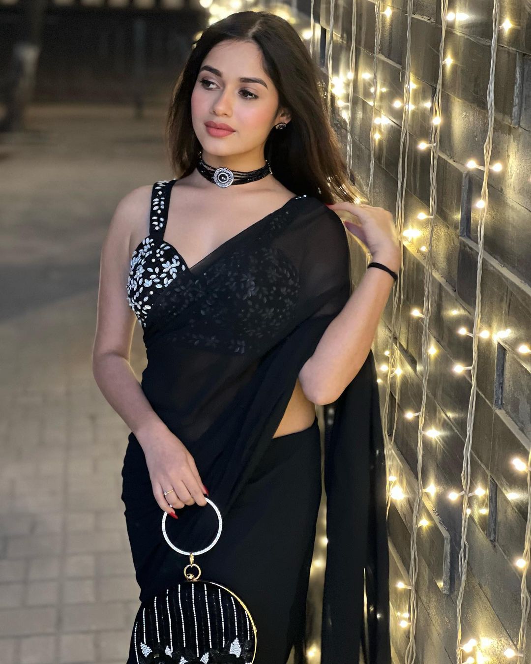 Jannat Zubair Rahmani is blowing everyone's senses with her stylish necklace, see photos 6073