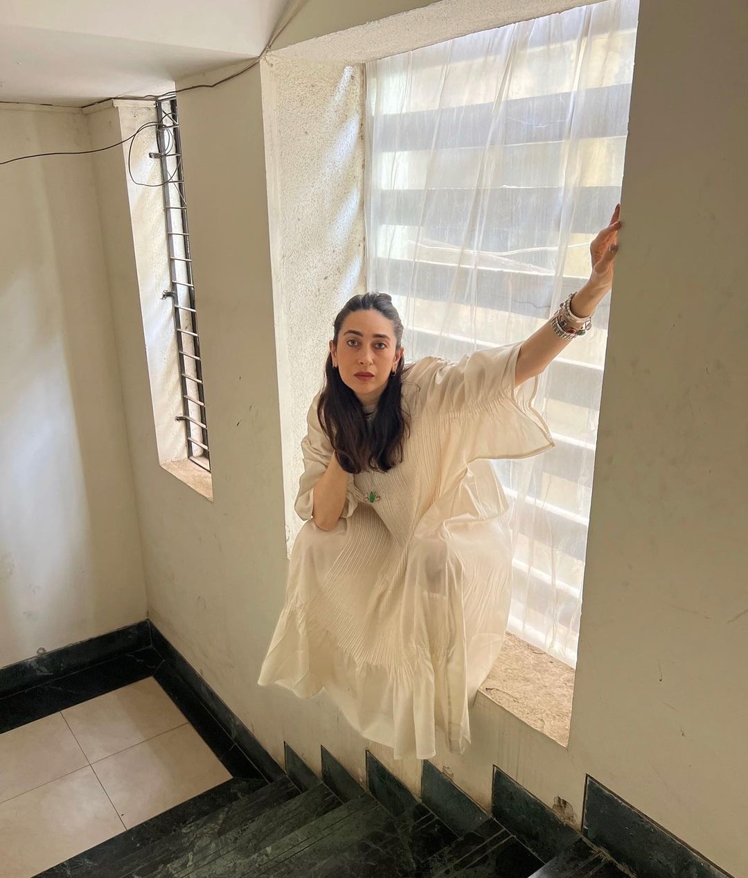 Karisma Kapoor to Raveena Tandon: These beauties channeled desi vibes with their white western style 4273