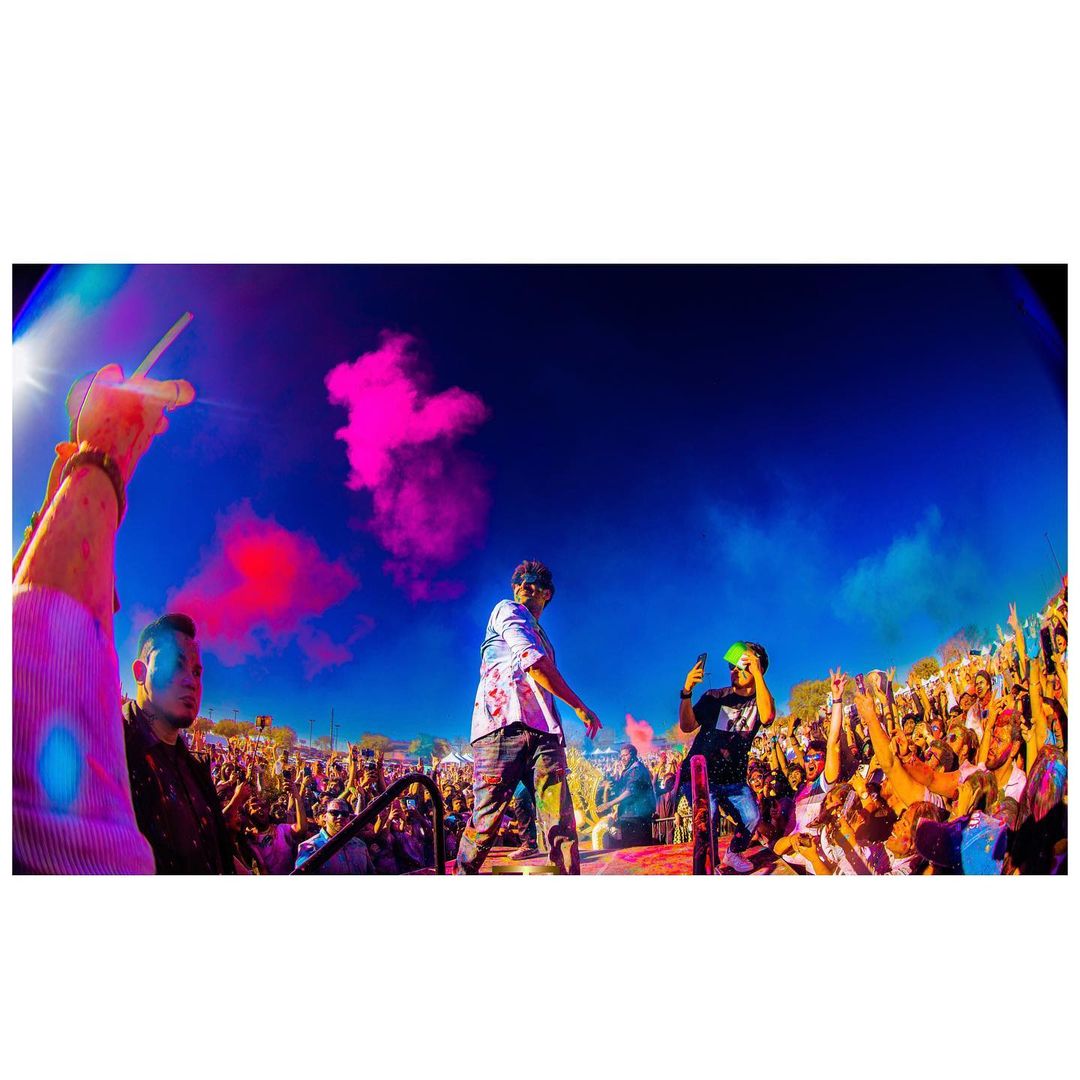 Kartik Aryan celebrated Holi in America, remembered the gujiya made by his mother 4937