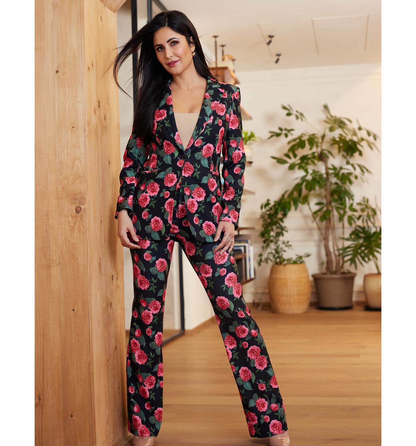 Katrina Kaif, Kriti Sanon and Priyanka Chopra: Showcased their stunning looks in floral pant suits 8756