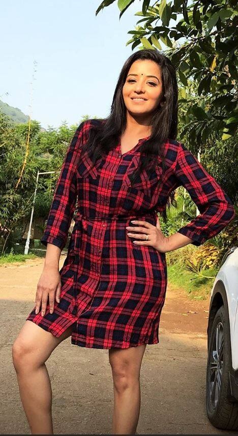 Monalisa or Rani Chatterjee: Who blew fans away in a checkered dress? 7838