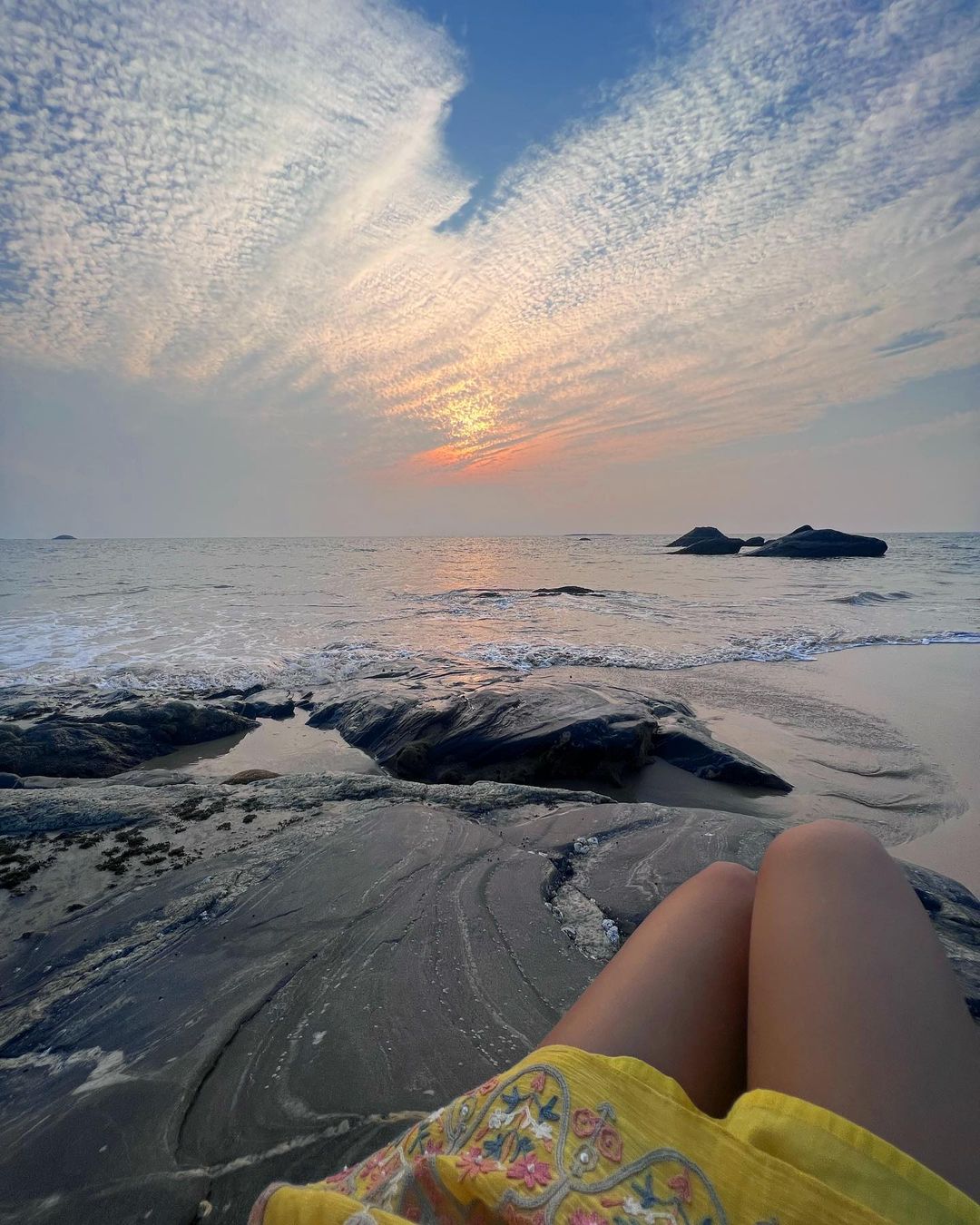Mra Rajput Kapoor spread the magic of her beauty on the banks of the river, see her charming pictures 4964