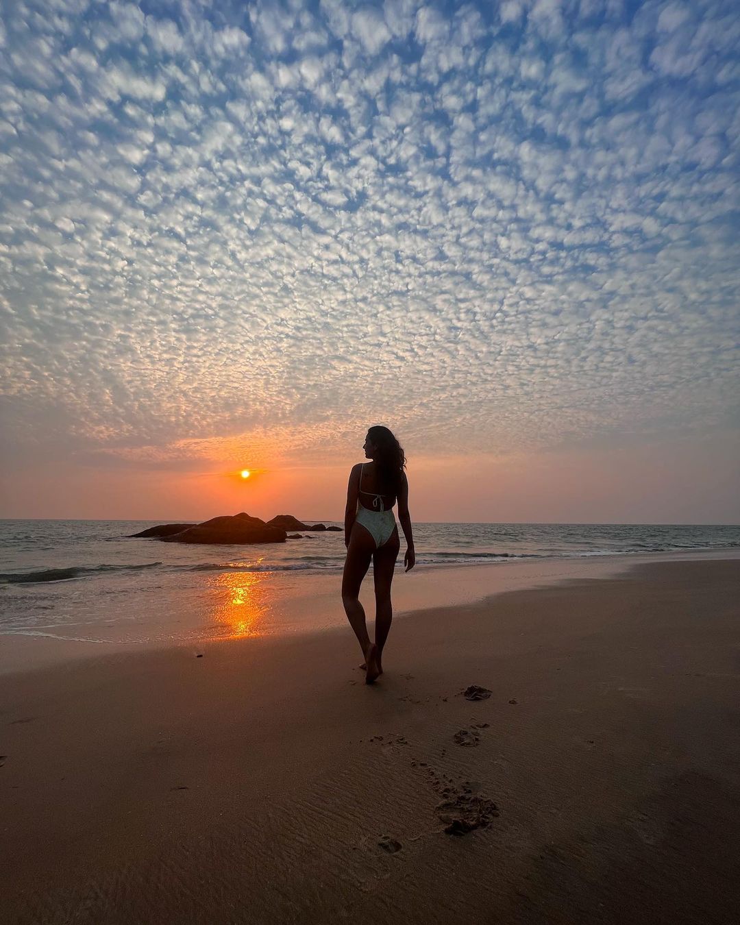 Mra Rajput Kapoor spread the magic of her beauty on the banks of the river, see her charming pictures 4967