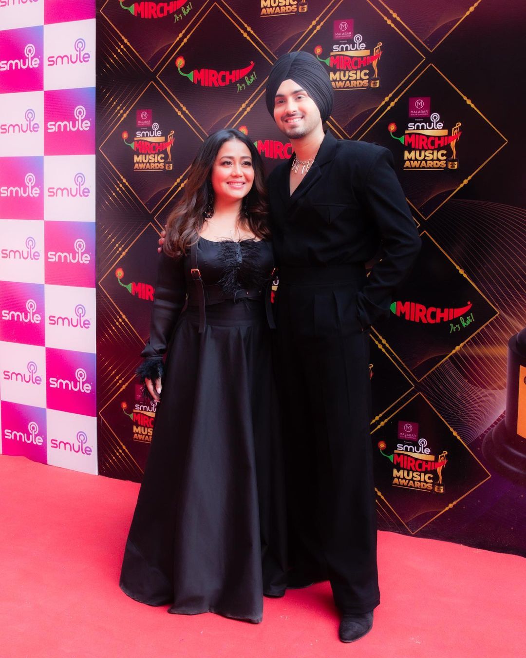 Neha Kakkar wowed fans in black outfit 4599
