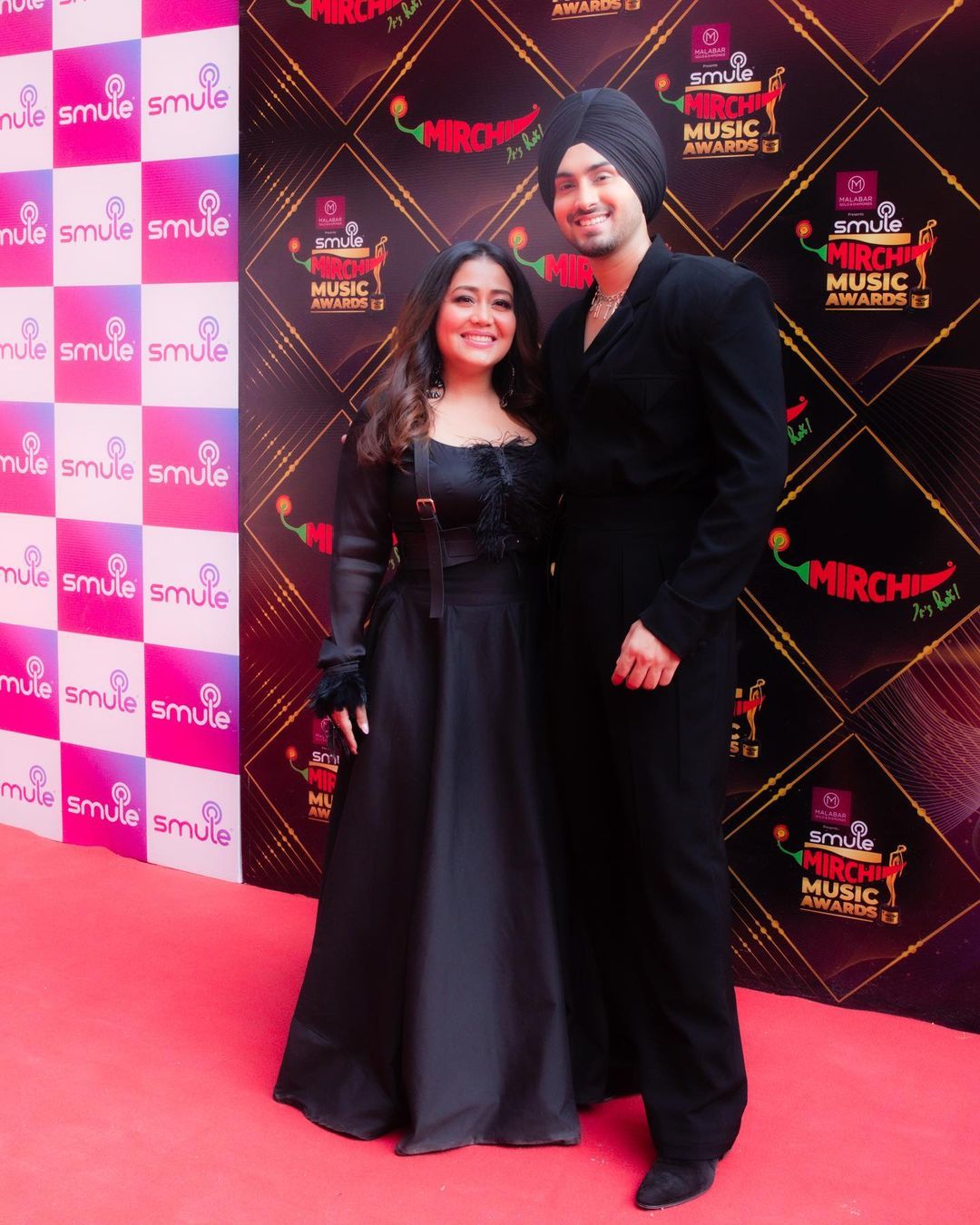 Neha Kakkar wowed fans in black outfit 4597