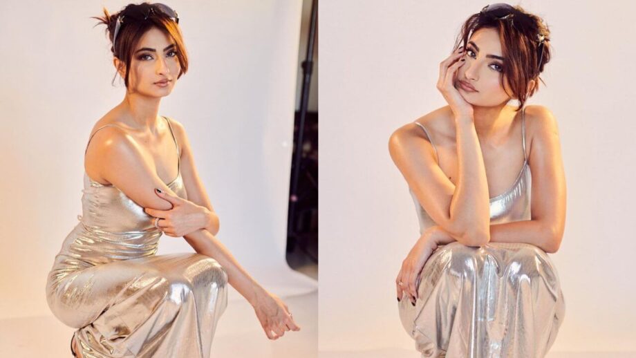 मैटेलिक बॉडीकॉन ड्रेस द्वारा सभी को अपने आकर्षण में बांध रही है पलक तिवारी,‌ देखें सबूत