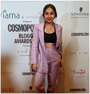 See beautiful picture of Prajakta Kohli in purple outfit 4456