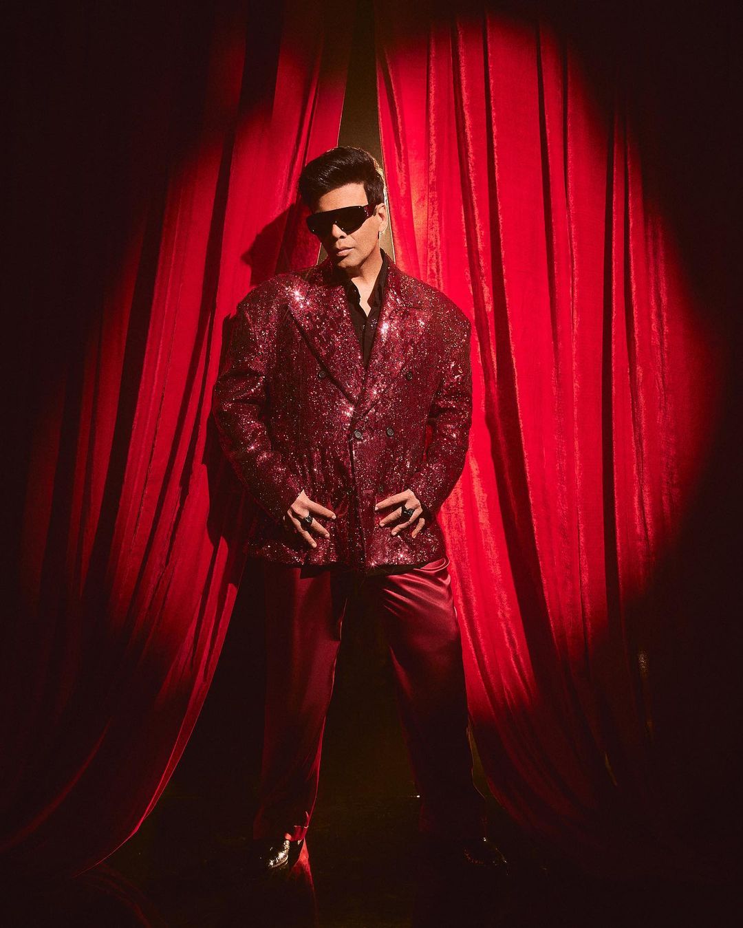 See Karan Johar's unusual outfit 4155