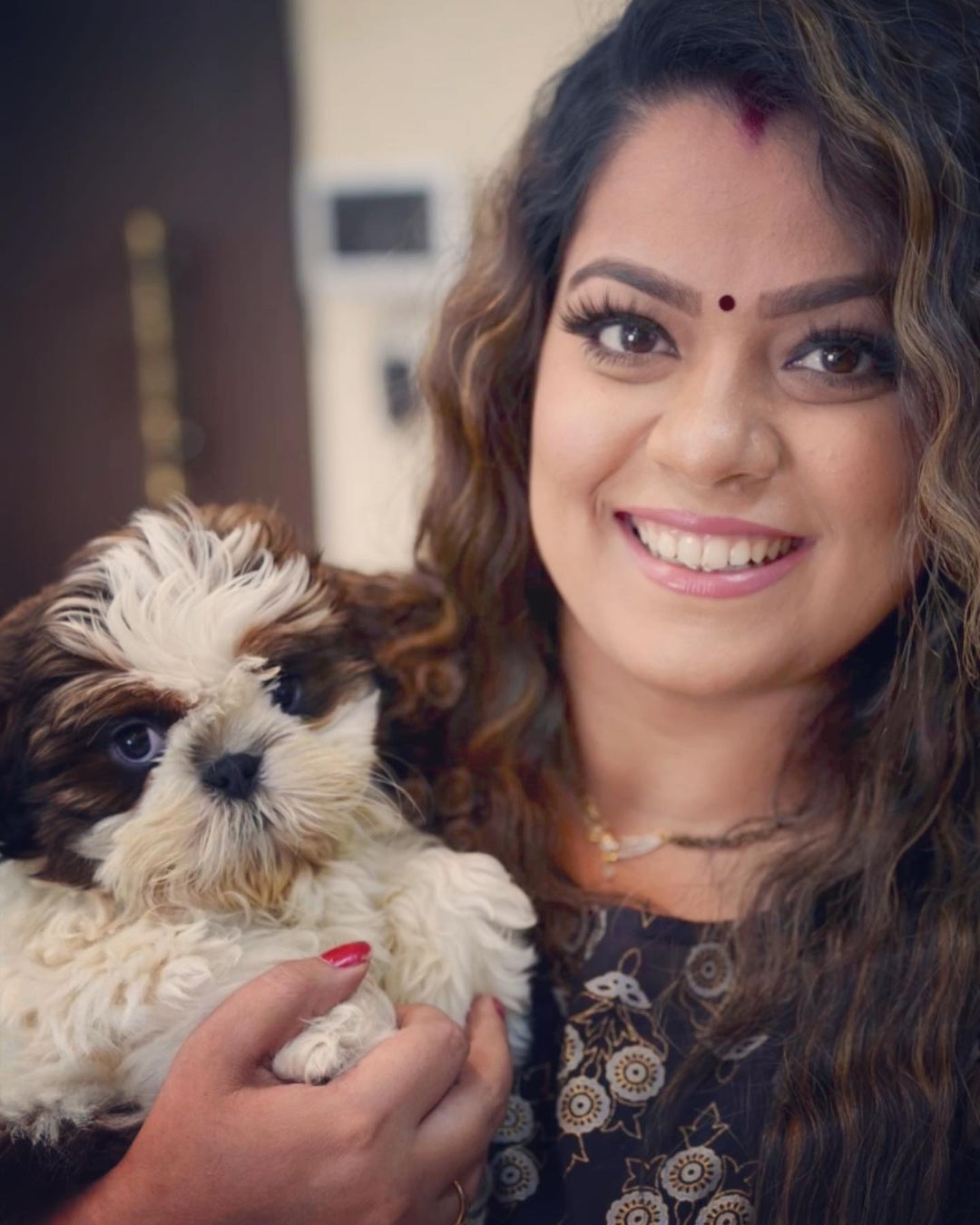 See the special bonding between Nidhi Jha and her belly 4075