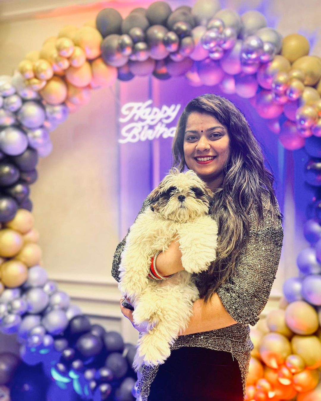 See the special bonding between Nidhi Jha and her belly 4076
