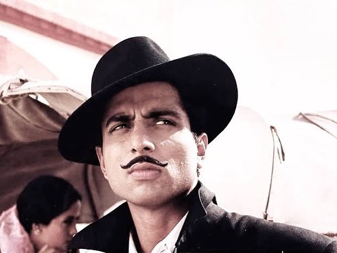 Sonu Sood shared some special pictures of Shaheed-e-Azam on Martyr's Day 7736