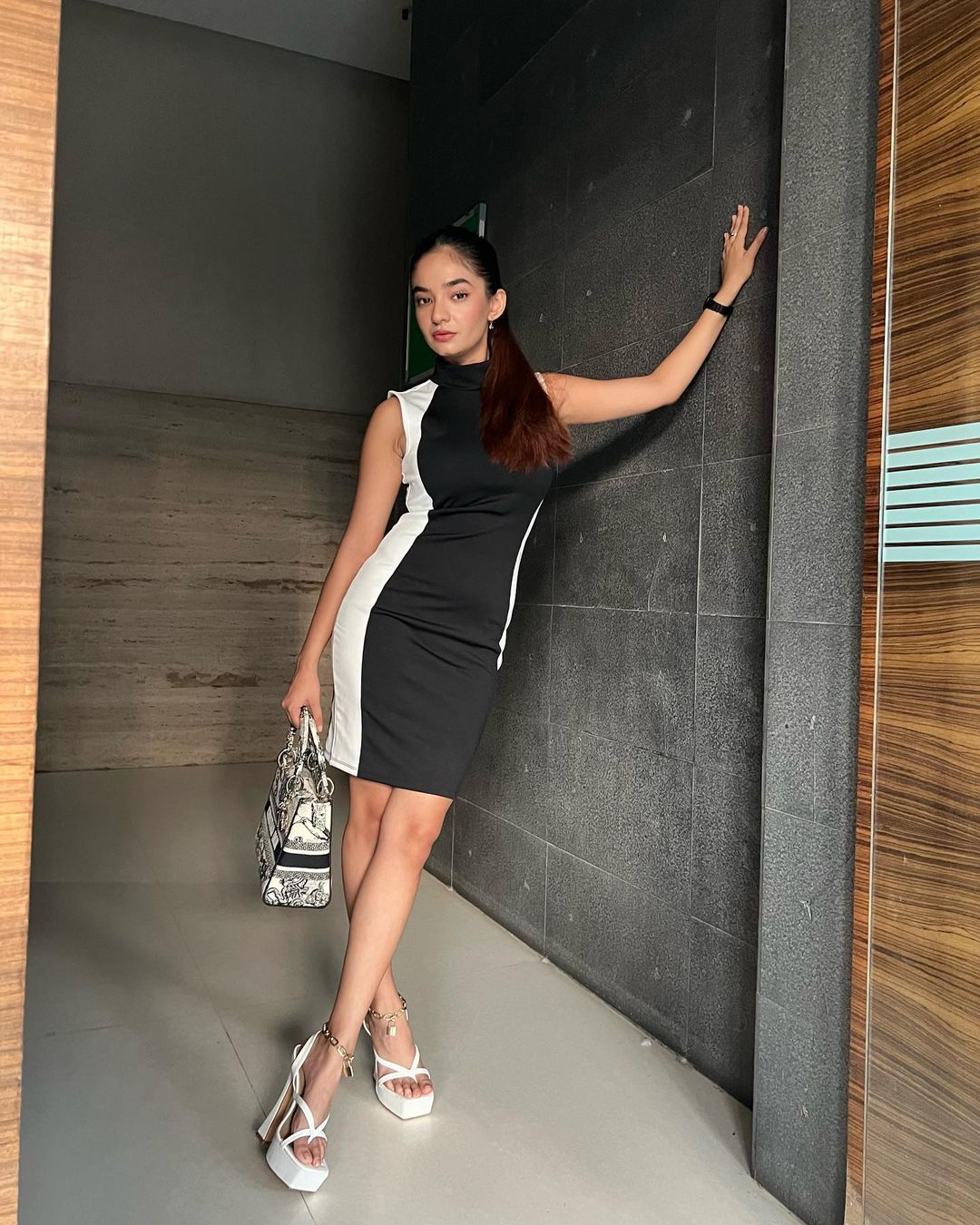 Anushka Sen's black and white mini dress created a stir on the internet, see photos 10134